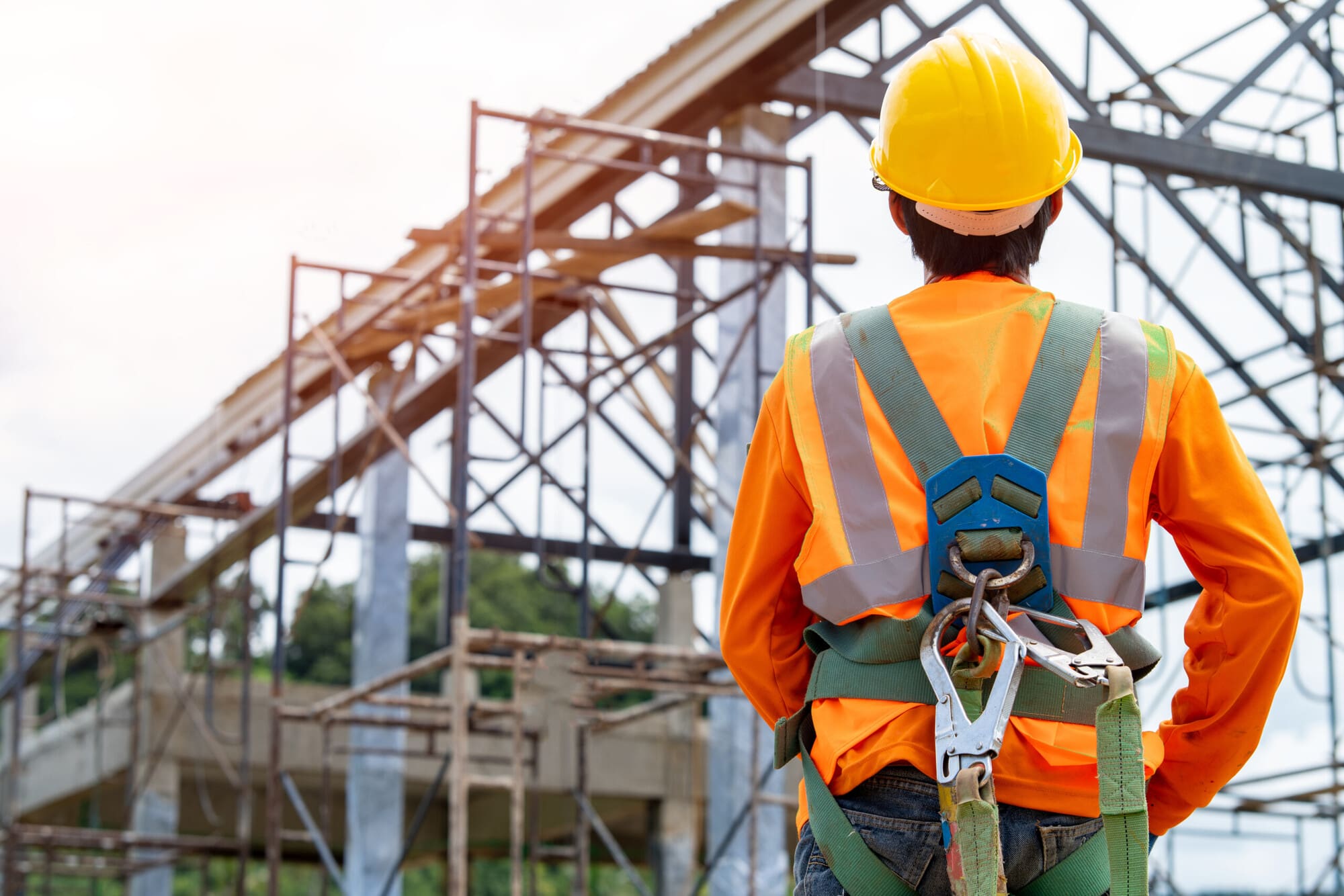 How Scaffold Shade Cloth Improves Site Safety and Comfort
